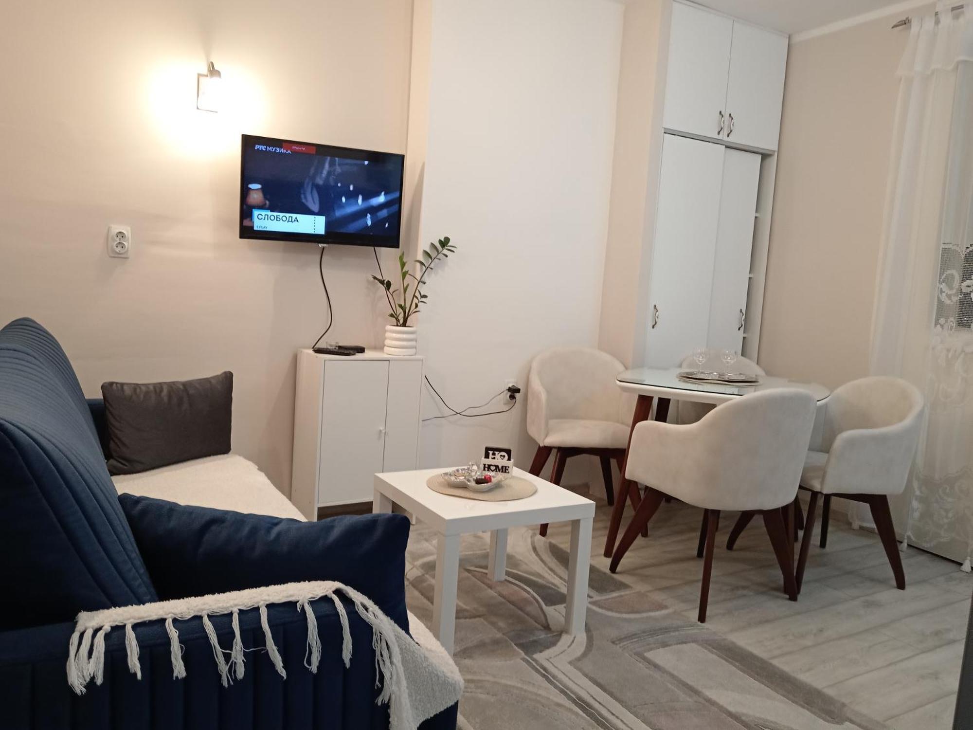 Red Square Apartment ปิโรต์ ภายนอก รูปภาพ